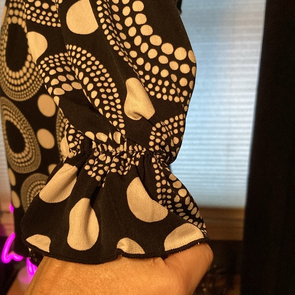 Bison Bisou white mandala pattern dots with polka dots on black size M - Picture 7 of 10